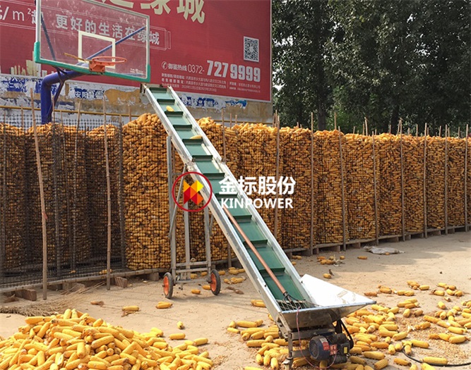 塑料格柵圍網(wǎng)在近年來(lái)被廣大農戶(hù)、養殖戶(hù)大量采用，甚至漸漸取代了傳統金屬?lài)鷻?。塑料格柵圍網(wǎng)的優(yōu)勢是成本低、強度高、結實(shí)耐用、防腐蝕、不生銹、壽命長(cháng)、一體成型，對于晾曬農作物起到很好的作用，一般圈玉米會(huì )采